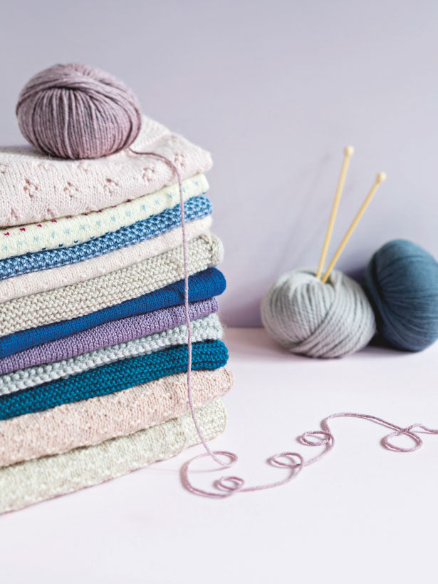 9 Mois pour Tricoter les Indispensables de Bébé - Julie Partie