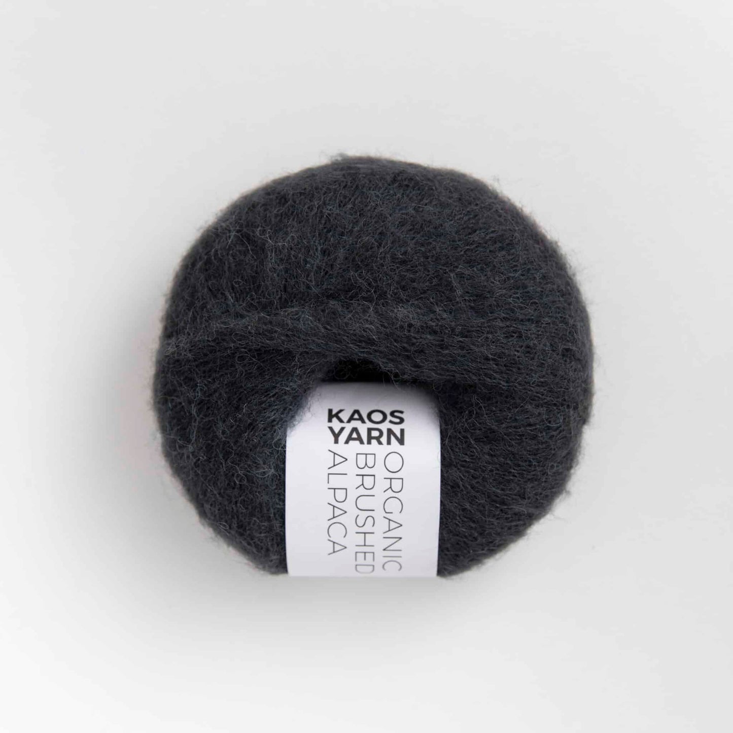 Pelote de Halo Brushed Alpaga de Kaos Yarn, coloris 2088 Mysterious