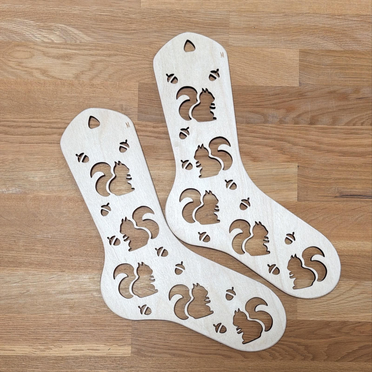 Bloqueurs à chaussettes en bois modèle Ecureuils