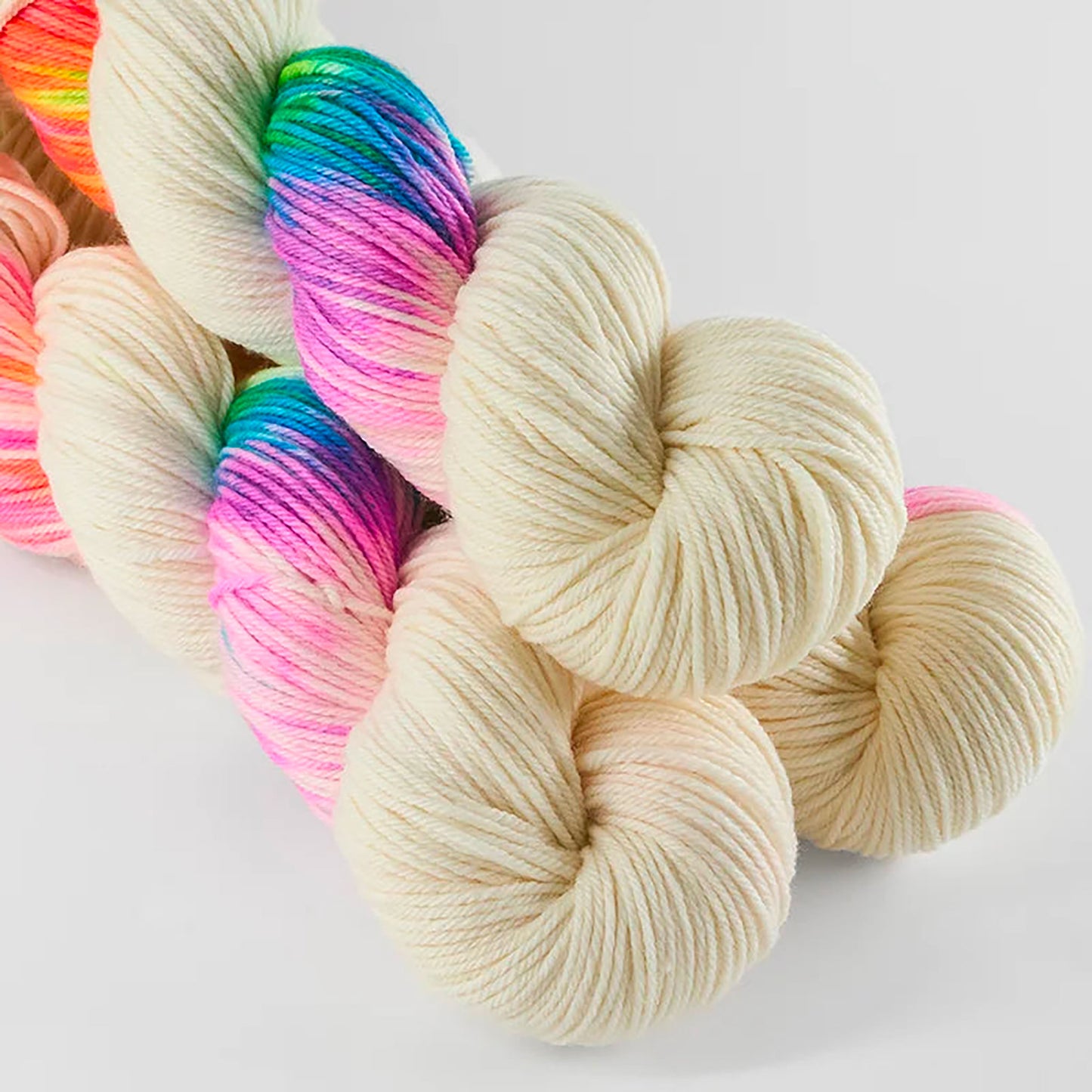 Echeveaux de Sock DK de Sysleriget coloris Rainbow Blaze