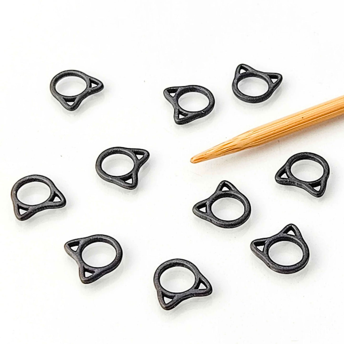 Marqueurs ouverts Cat Rings de Twice Sheared Sheep, coloris Noir
