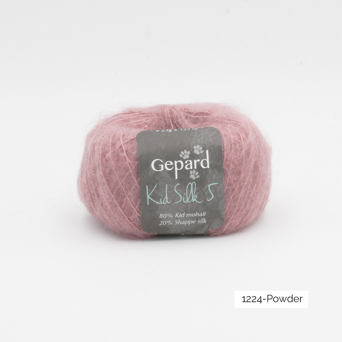 Une pelote de Kid Silk 5 de Gepard Garn dans le coloris Powder (vieux rose)