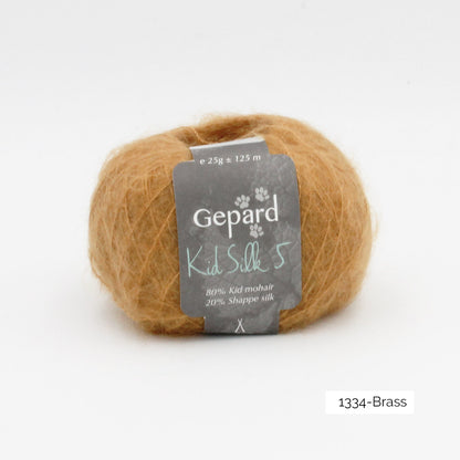 Une pelote de Kid Silk 5 de Gepard Garn dans le coloris Brass (laiton)