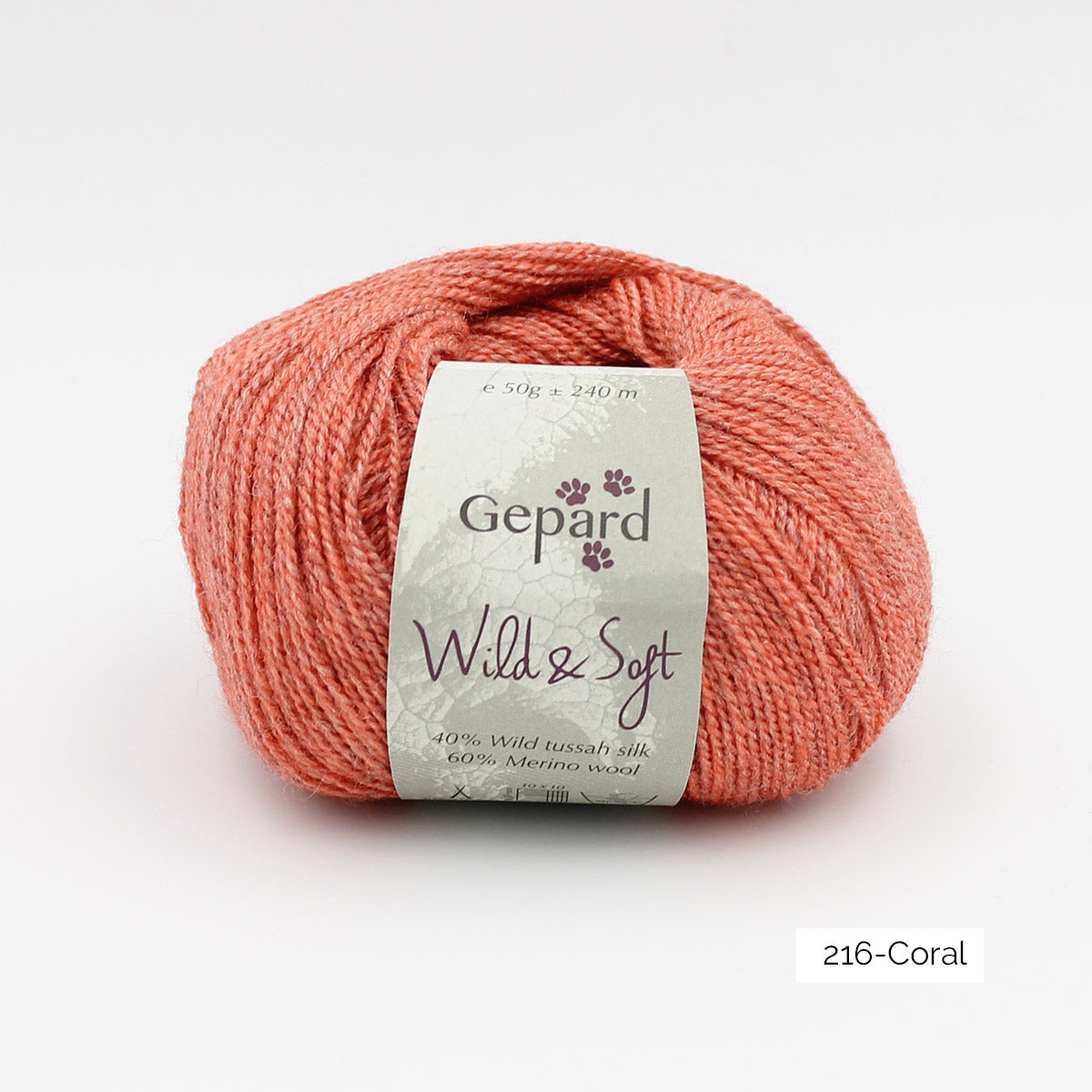 Une pelote de Wild & Soft de Gepard Garn, coloris Coral (corail)