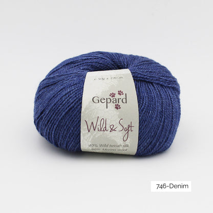 Une pelote de Wild & Soft de Gepard Garn, coloris Denim