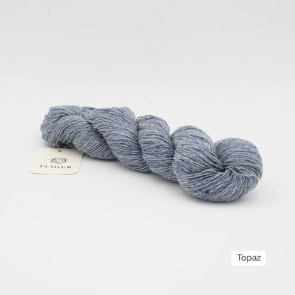 Un écheveau de Tweed d'Isager coloris Topaz