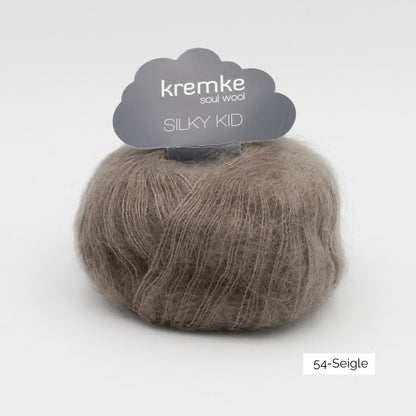 Une pelote de Silky Kid de Kremke couleur Seigle