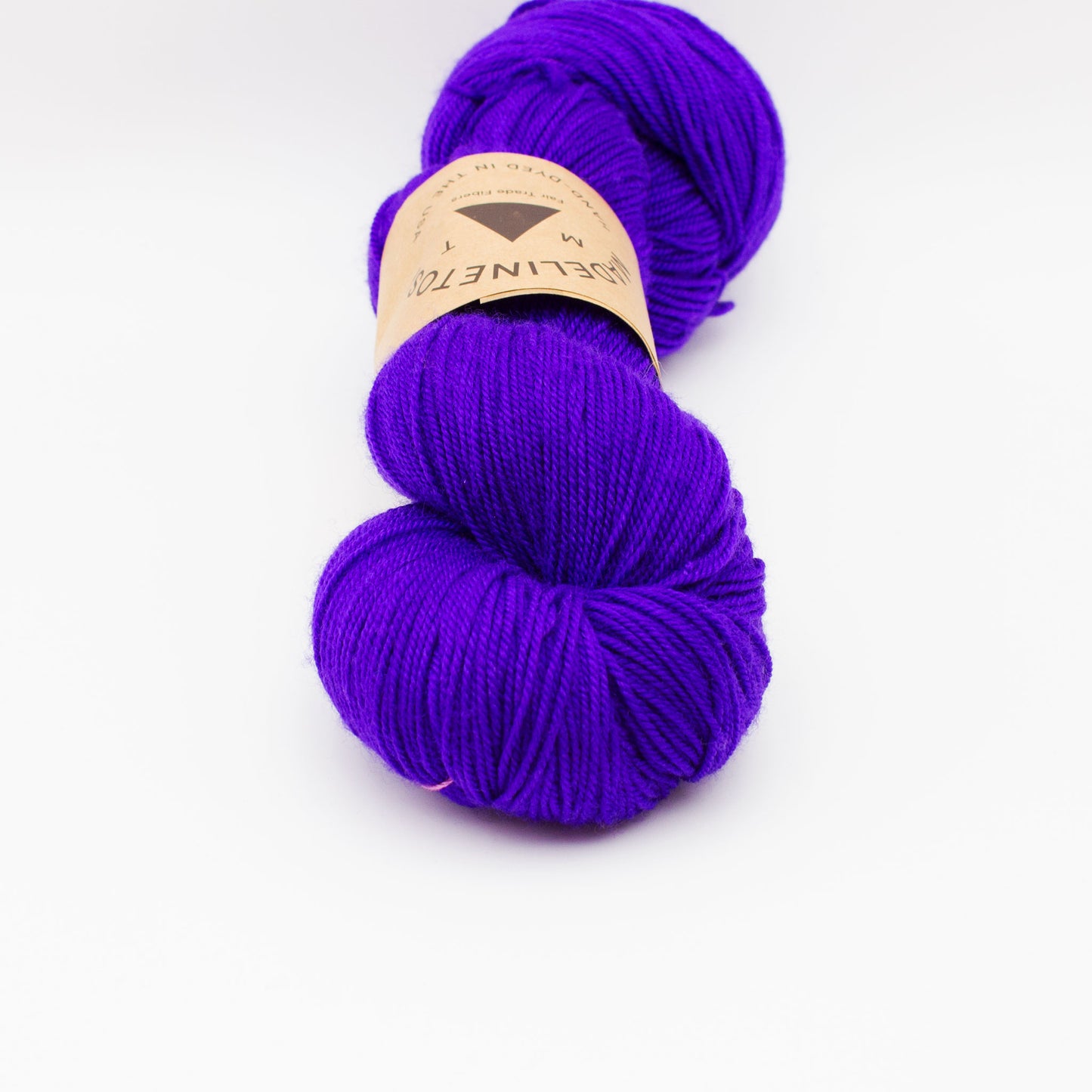 Echeveau de Twist Light de MadelineTosh coloris UltraMarine Violet