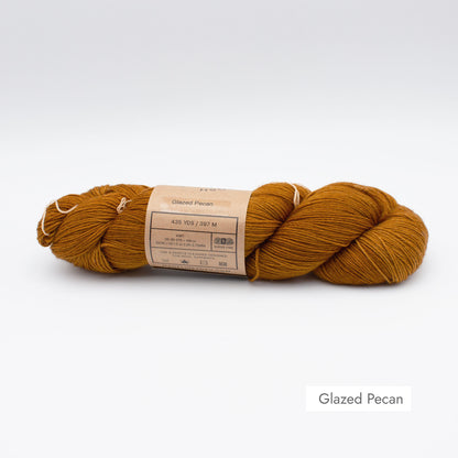 Echeveau de MadelineTosh EuroSock coloris Glazed Pecan