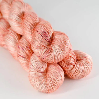 Echeveaux de Pure Silk de Sysleriget, coloris Coral Cure