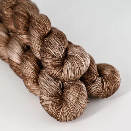 Echeveaux de Pure Silk de Sysleriget, coloris Teddy Bear Brown