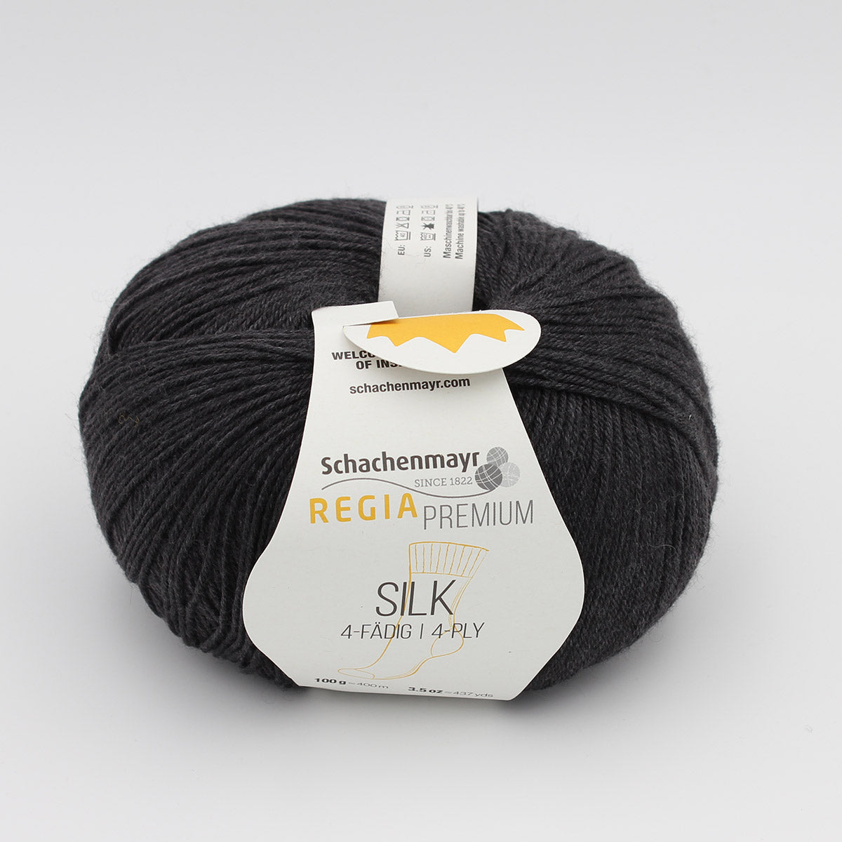 Une pelote de Regia Premium Silk coloris Anthracite