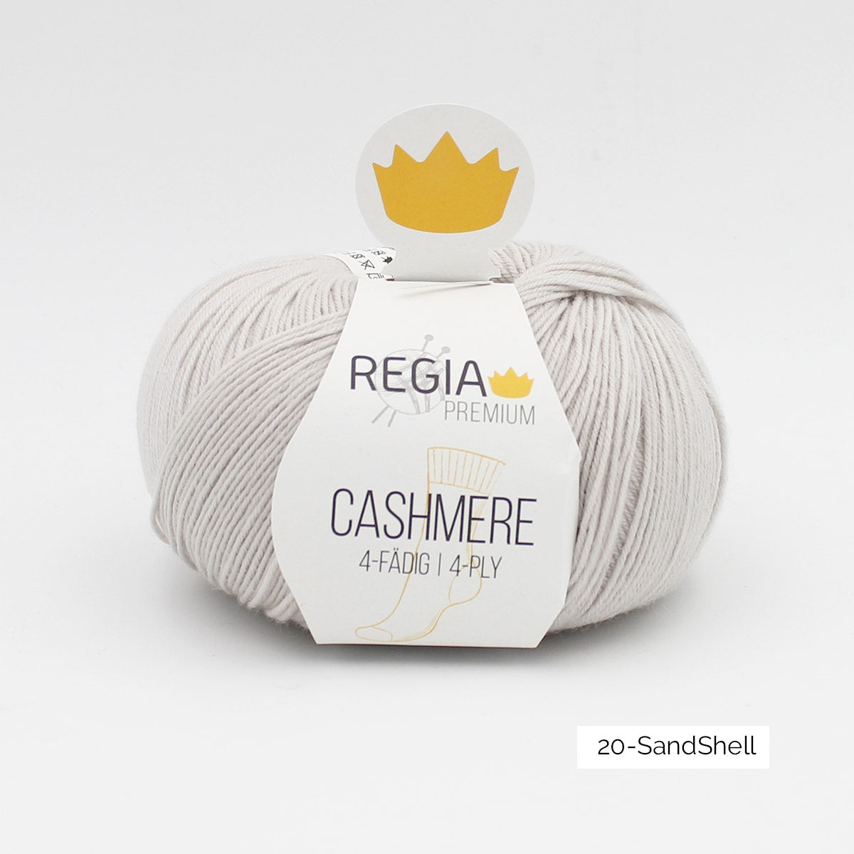 Une pelote de Regia Cashmere Premium, laine à chaussettes avec cachemire, en coloris Sandshell (gris très clair)