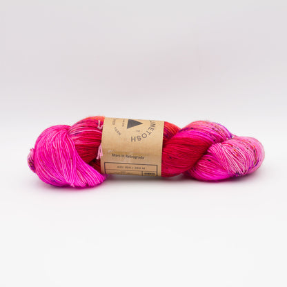 Echeveau de Tosh Merino Light (TML) de Madeline Tosh coloris Mars in Retrograde