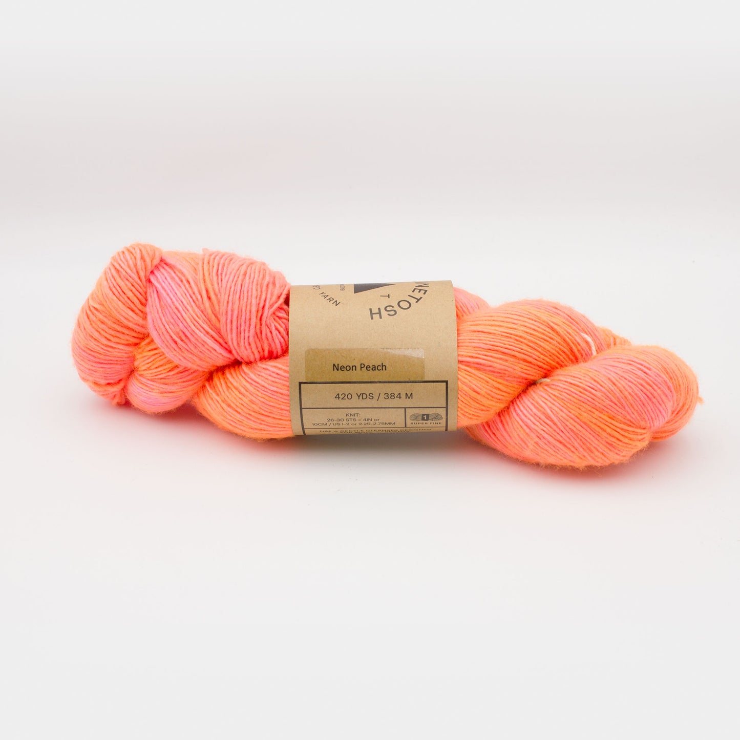 Echeveau de Tosh Merino Light de MadelineTosh coloris Neon Peach