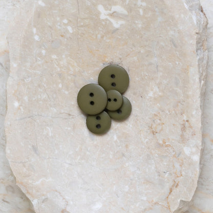 Boutons Classic Matte d'Atelier Brunette coloris Ivy Green