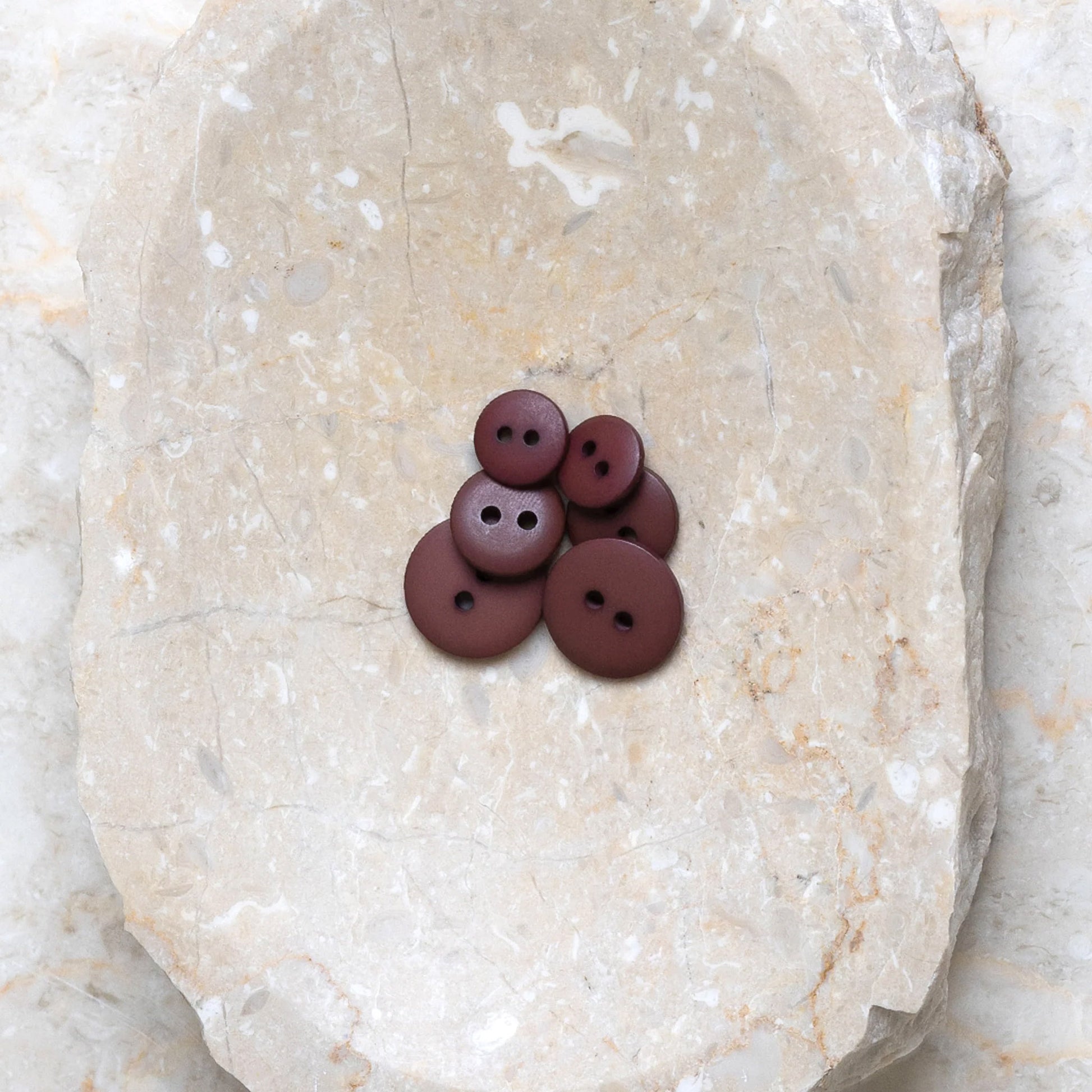 Boutons Classic Matte d'Atelier Brunette coloris Rust / Crispy Brownie