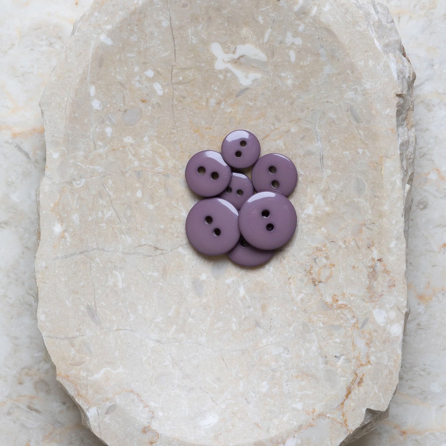 Boutons Classic Shine d'Atelier Brunette coloris Divine Parma