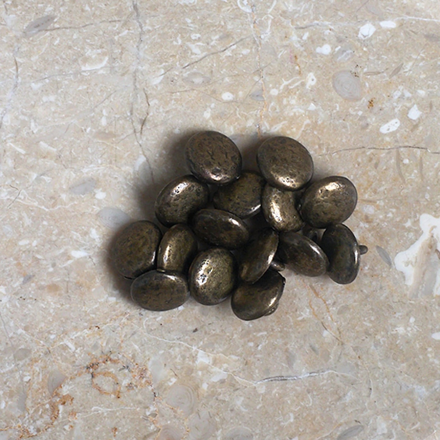 Boutons Moon d'Atelier Brunette coloris Laiton Vieilli