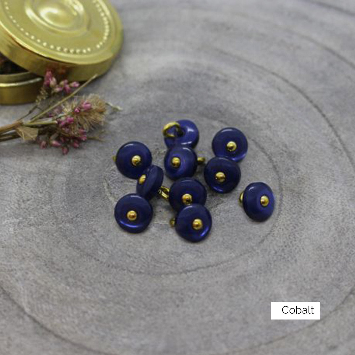 Boutons à tige dorée Jewel d'Atelier Brunette, coloris Cobalt