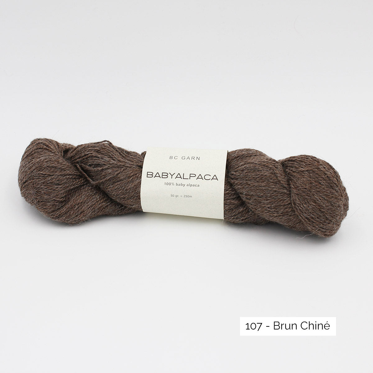 Echeveau de Baby Alpaca de BC Garn, coloris 107 Brun Chiné