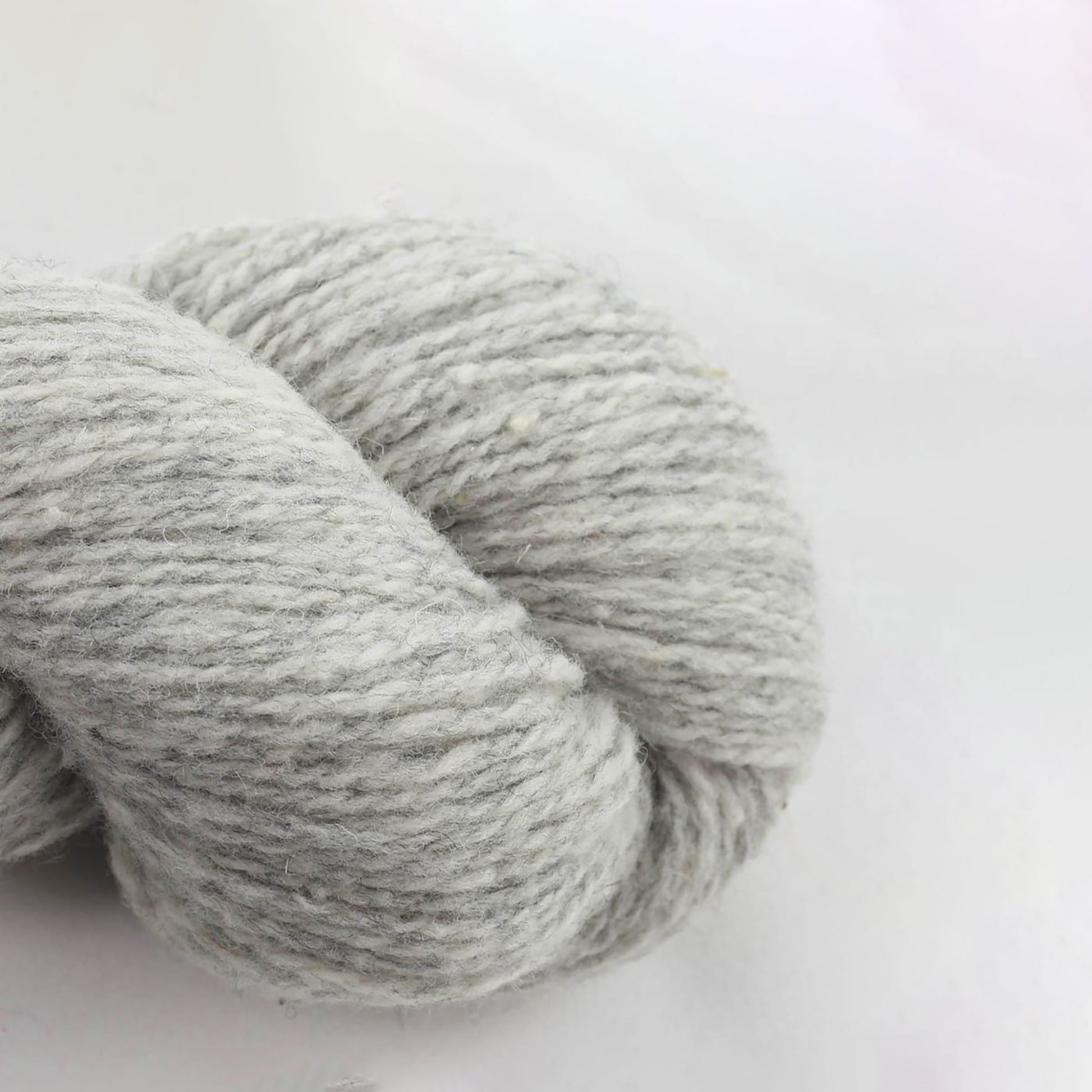 Echeveau de Loch Lomond GOTS de BC Garn coloris 06 Silver