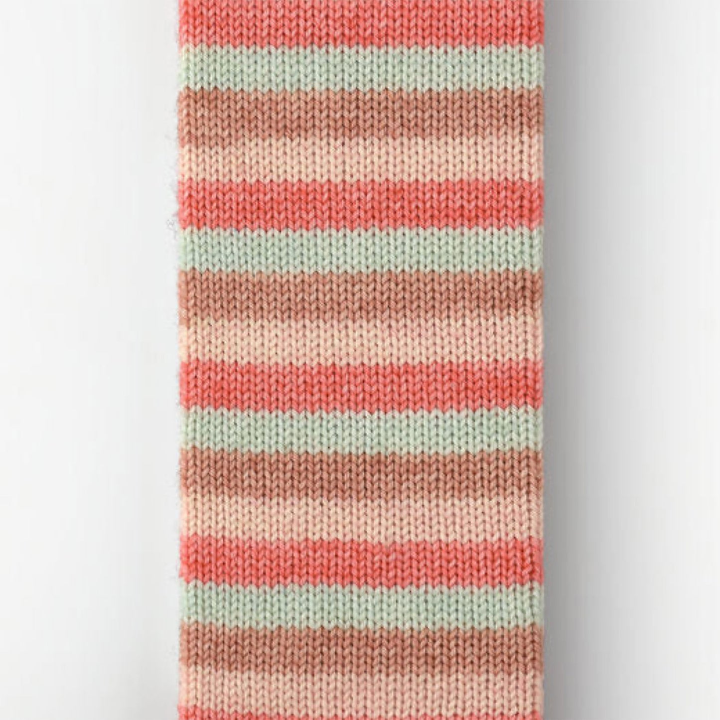 Laine à chaussettes autorayante Fingering 85/15 Le Bruit des Aiguilles coloris La Maison des Dunes