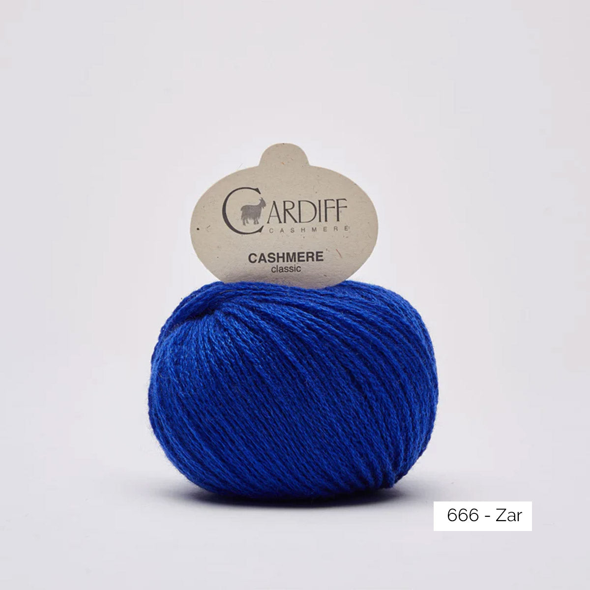 Pelote de cachemire Classic de Cardiff Cashmere coloris 666 Zar (bleu électrique)