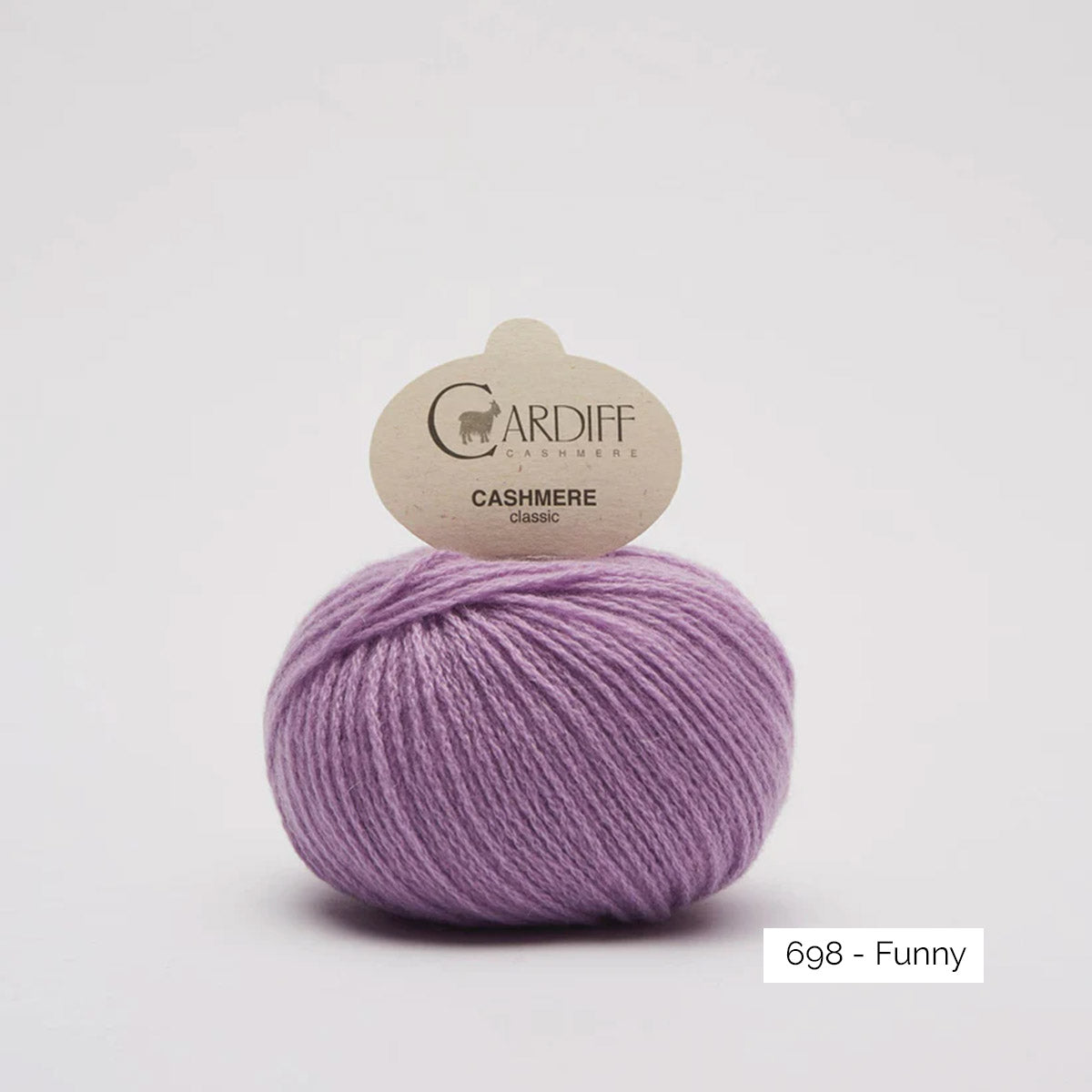 Pelote de cachemire Classic de Cardiff Cashmere coloris 698 Funny (mauve)