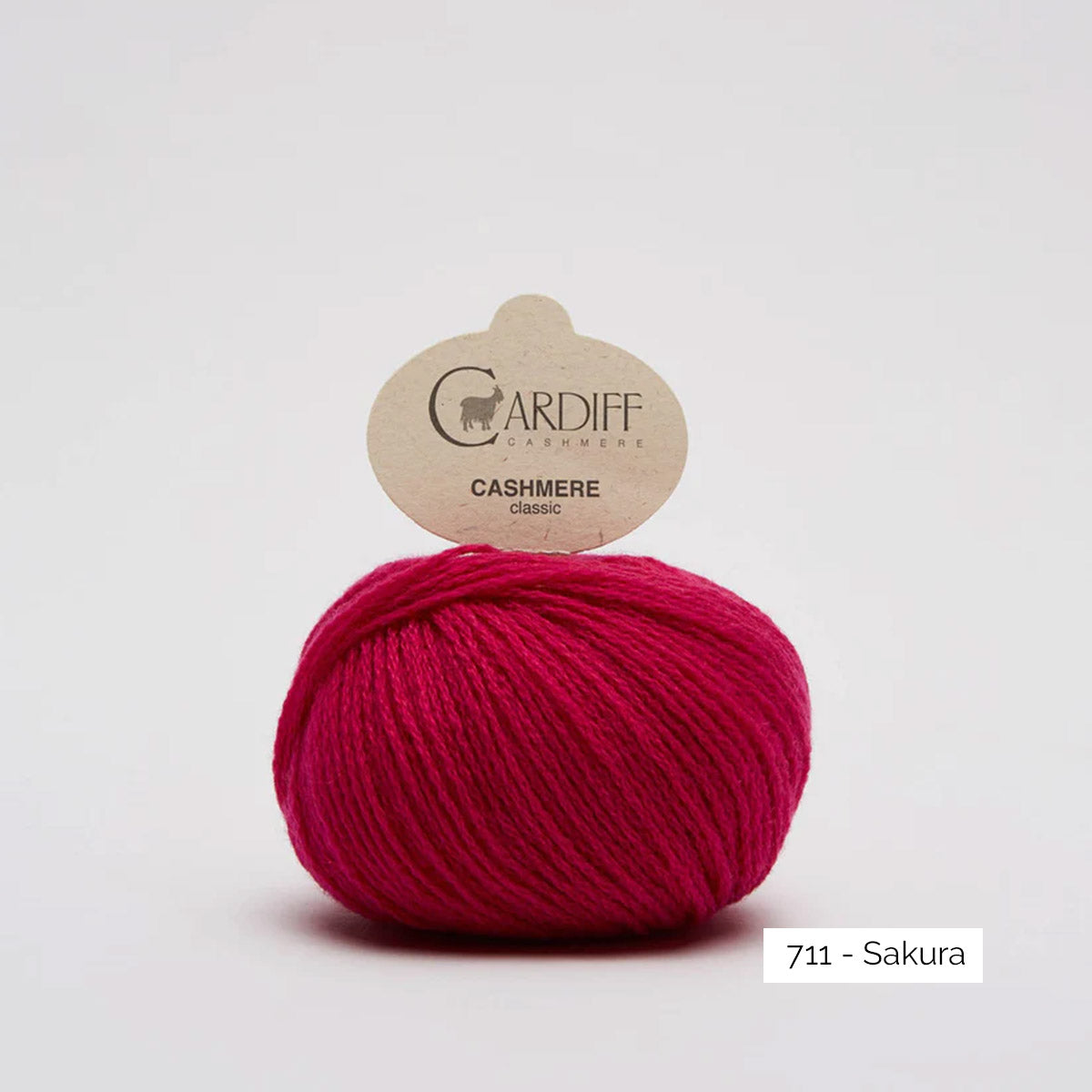 Pelote de cachemire Classic de Cardiff Cashmere coloris 711 Sakura (rose fuchsia)