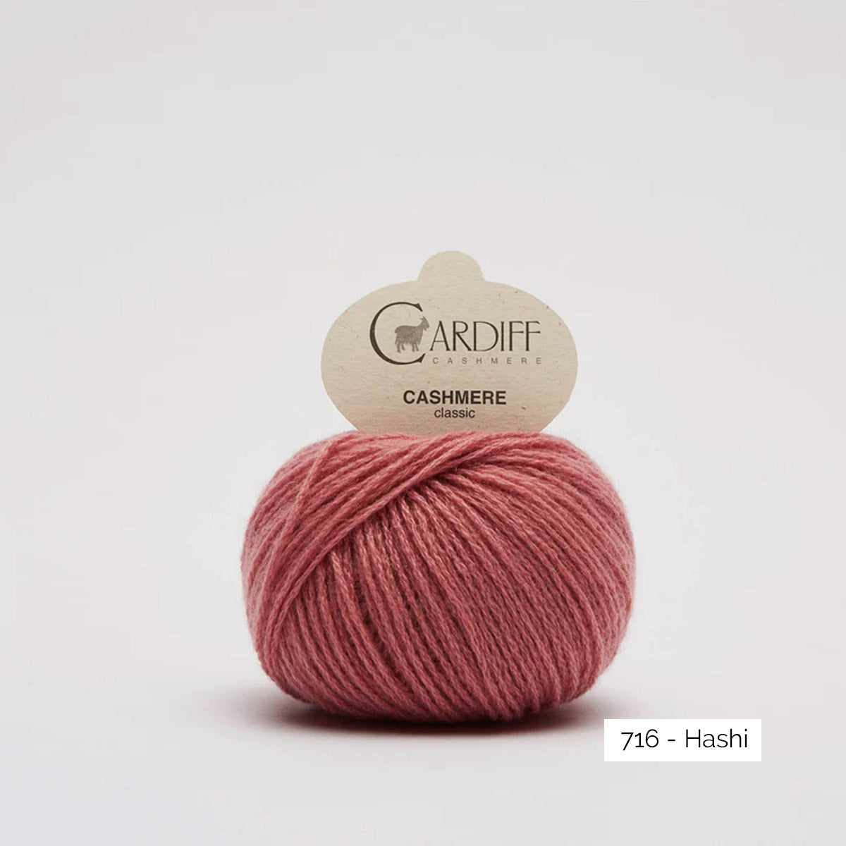 Pelote de cachemire Classic de Cardiff Cashmere coloris 716 Hashi (corail éteint)