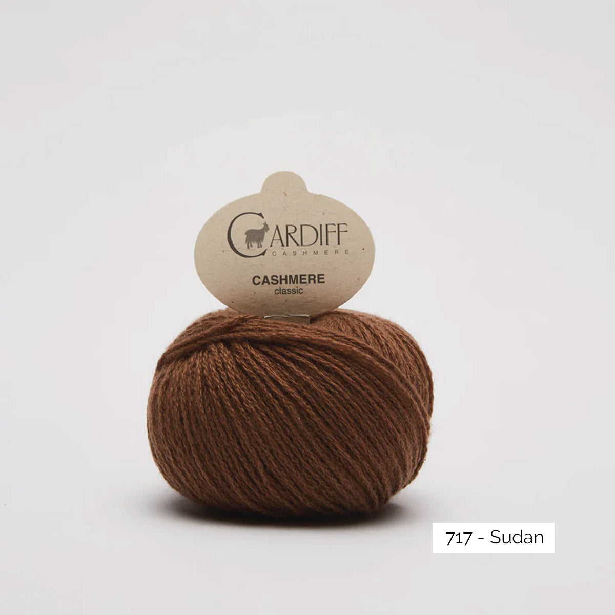 Pelote de cachemire Classic de Cardiff Cashmere coloris 717 Sudan (marron chaud)