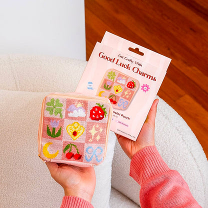 Kit de point de croix de Craft Club, modèle Good Luck Charms