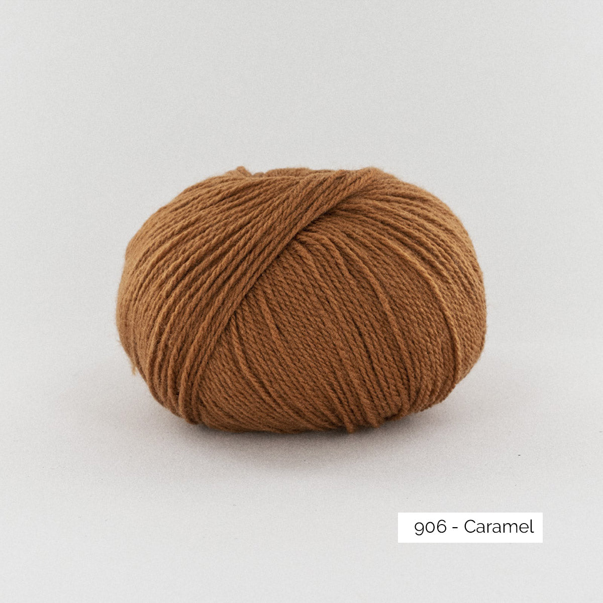 Pelote de mérinos extrafin superwash BB Mérinos de Fonty, coloris 906 Caramel