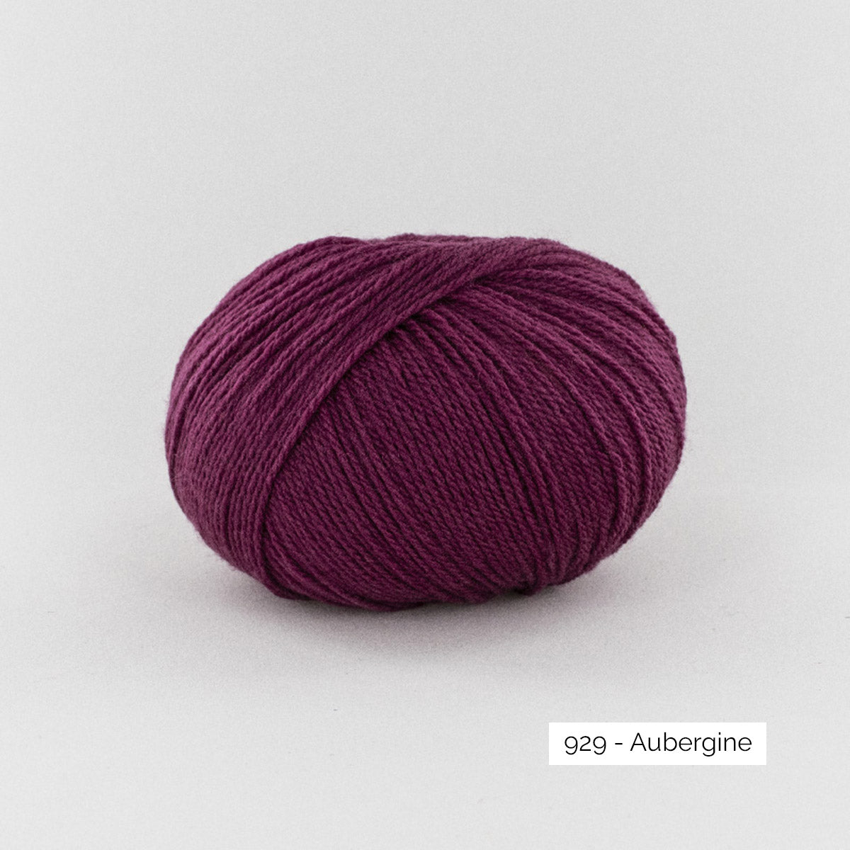 Pelote de mérinos extrafin superwash BB Mérinos de Fonty, coloris 929 Aubergine