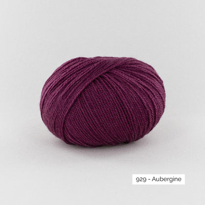 Pelote de mérinos extrafin superwash BB Mérinos de Fonty, coloris 929 Aubergine