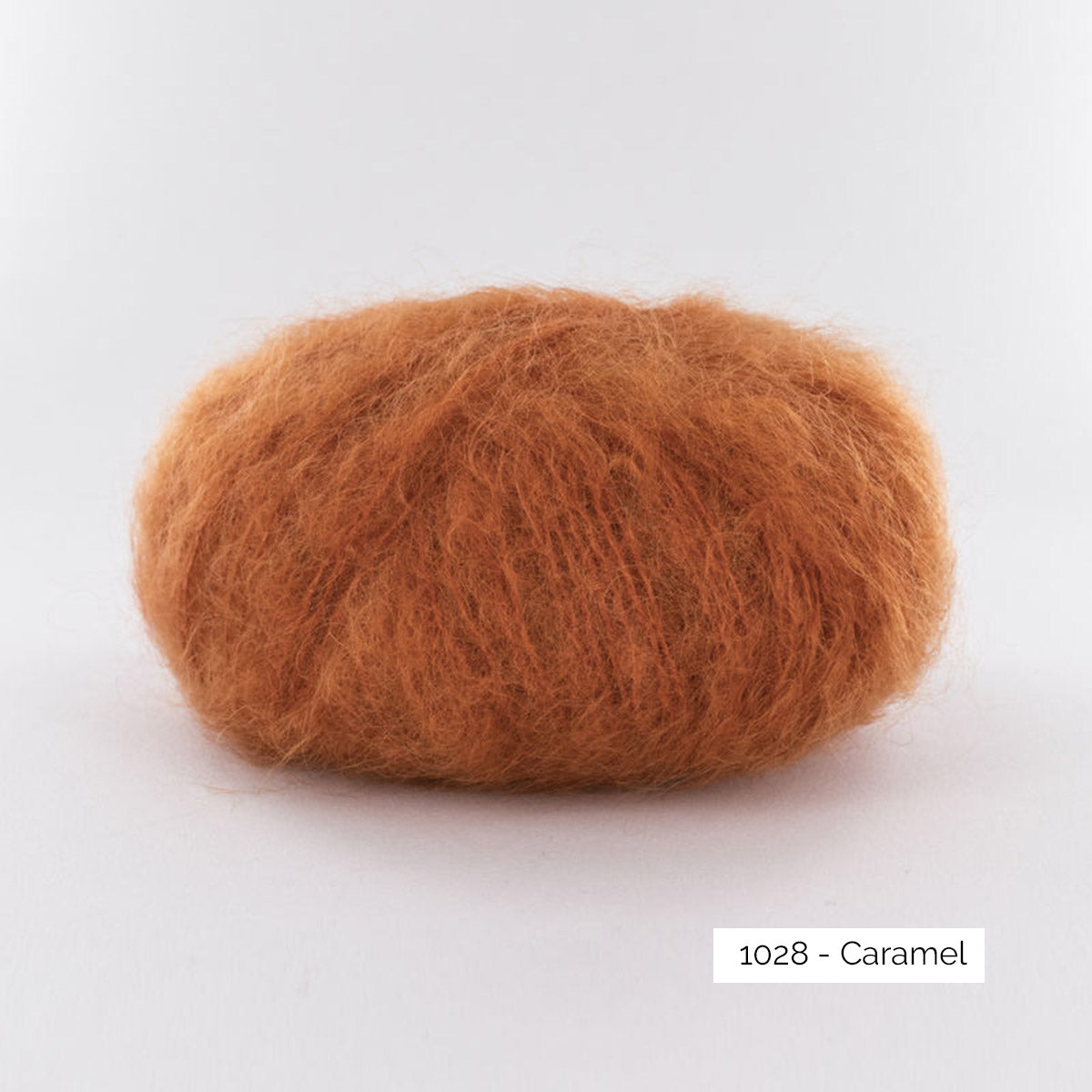 Pelote de mohair et laine Ombelle de Fonty, coloris 1028 Caramel