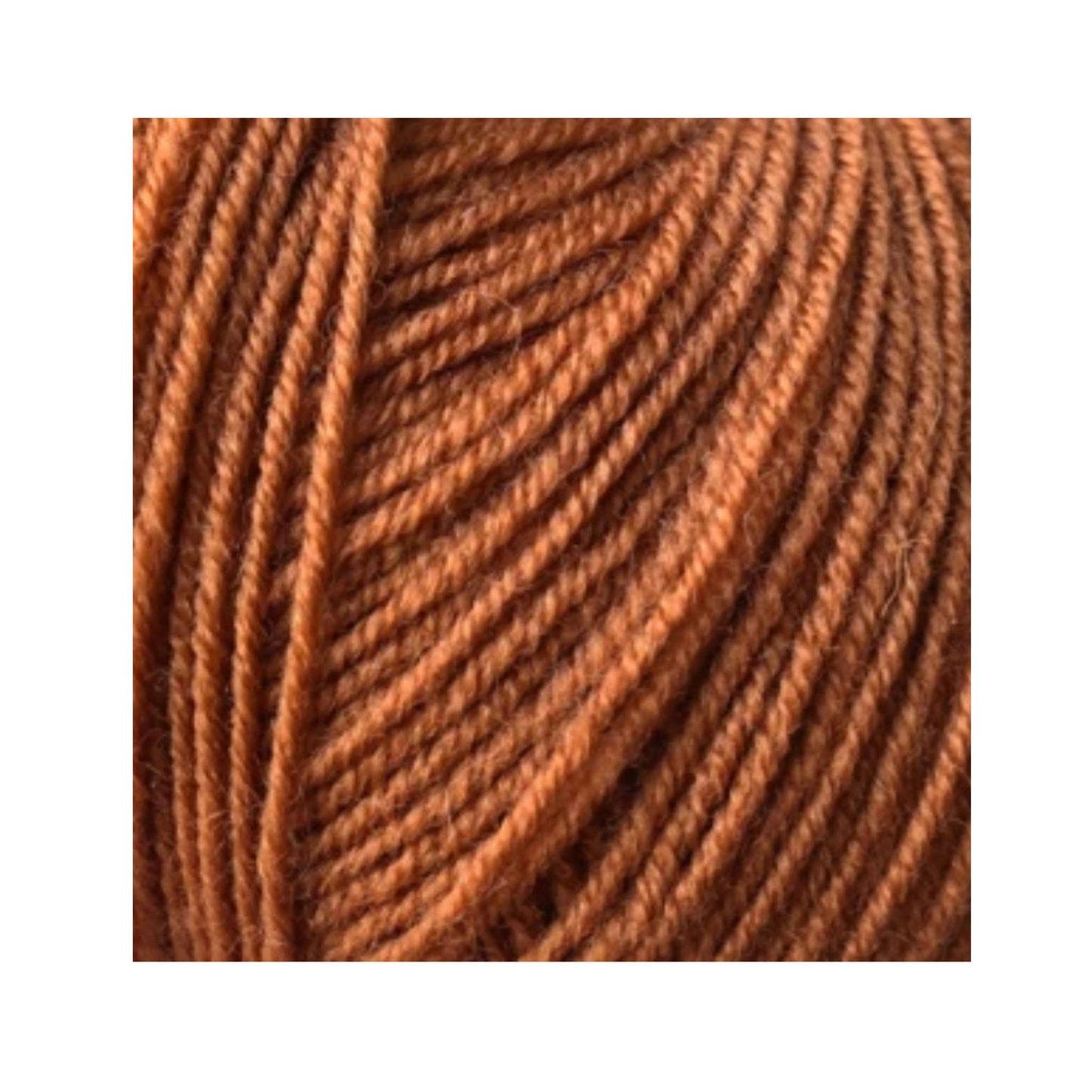 Texture et couleur d'une pelote de mérinos My Fine Wool de Gepard Garn, coloris 160 Brandy