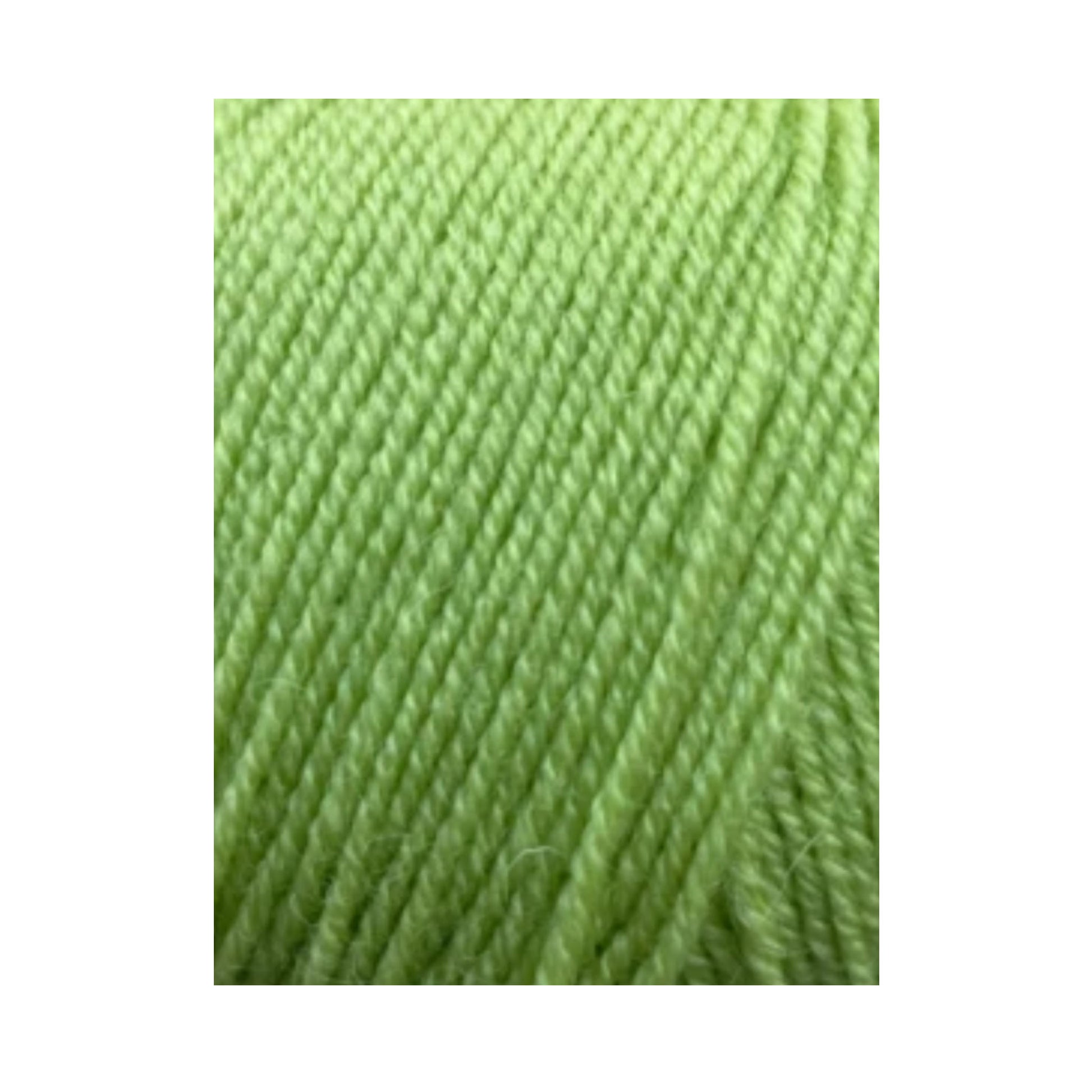 Texture et couleur d'une pelote de mérinos My Fine Wool de Gepard Garn, coloris 815 Spring Green