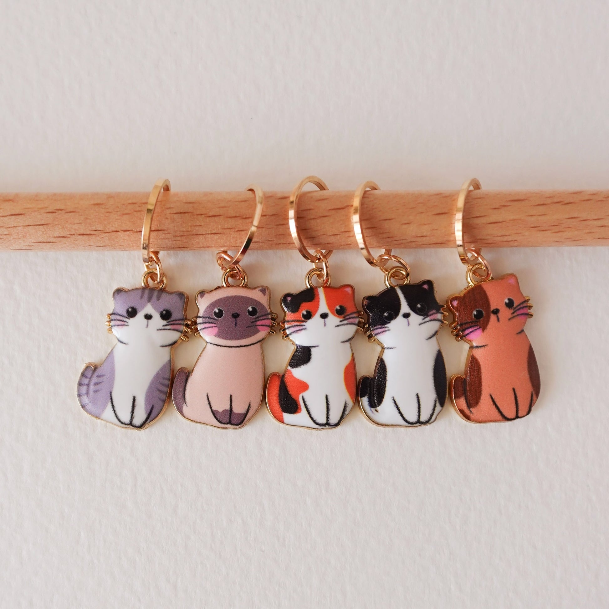 Set d'anneaux marqueurs Hello Kim, modèle 43 Qui ça ? Meow ? (fixes)