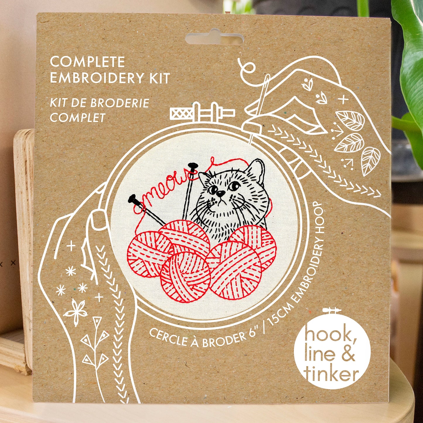 Kit de broderie Hook Line & Tinker, modèle   Chaton qui Tricote