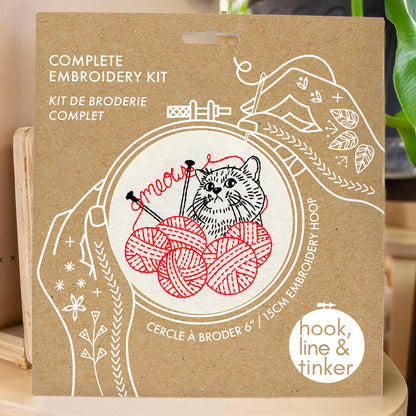 Kit de broderie Hook Line & Tinker, modèle   Chaton qui Tricote