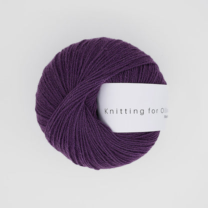 Pelote de Merino de Knitting for Olive (KFO) coloris Plum
