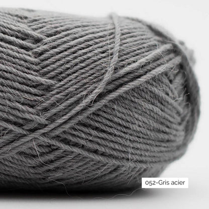 Pelote de laine à chaussettes à base d'alpaga Edelweiss Alpaca de Kremke Soul Wool, coloris 052 Gris Acier