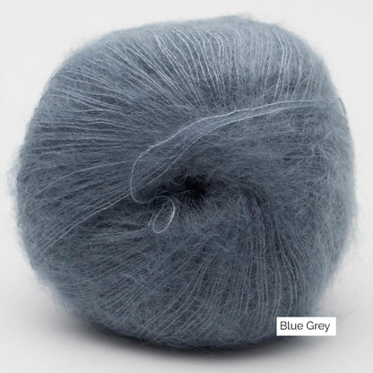 Pelote de mohair et soie Silky Kid de Kremke Soul Wool, coloris 76 Blue Grey