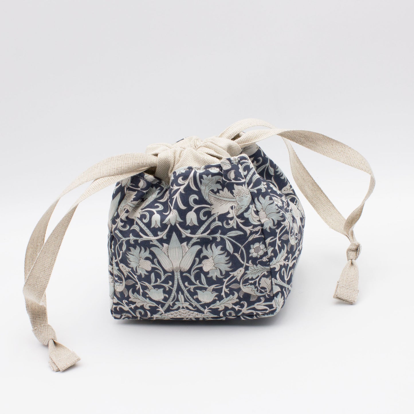 Sac à projet Anne de Kuro Neko modèle Persepolis