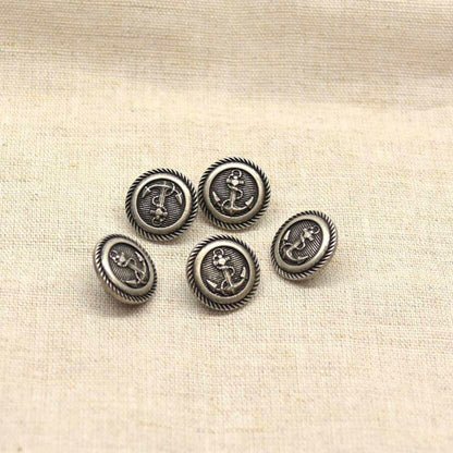 Boutons La Droguerie modèle Ancre Vieil Argent (polyester ; 18 mm)