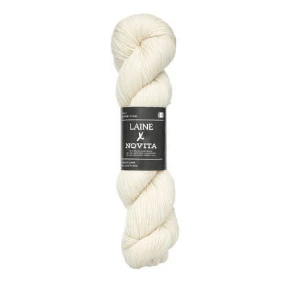 Echeveau de Signature Collection 4-ply de Laine x Novita coloris 0151 Cloudy Cotton