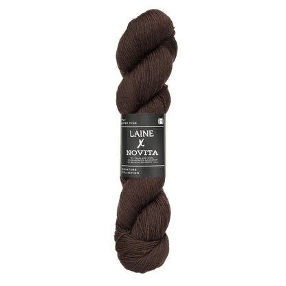 Echeveau de Signature Collection 4-ply de Laine x Novita coloris 6631 Woodland Bark