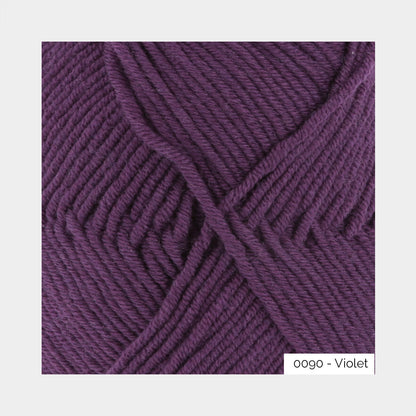 Texture du fil Cashmerino de Lang Yarns, mélange mérinos, acrylique et cachemire, coloris 0090 Violet